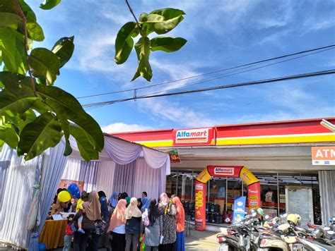 alfamart di singosari penerima topup rekening ponsel cashback rutin dan Membership bulanan hemat Layanan pelanggan sigap terbaik image 1